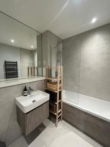 Edinburgh Centre Modern Luxury - Royal Mile Residence