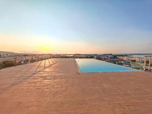 SEA SIDE - Rooftop Pool SeaView