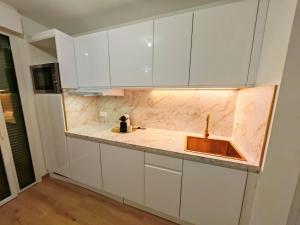 SEA SIDE - Rooftop Pool SeaView