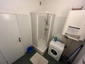 5 Person Central Stay Ideal for Families and Groups