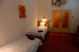 Triple Room with Shared Facilities in a Cozy 4 Room Hostel