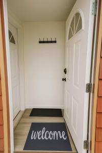 Quaint Attic Suite with Heated Pool Year-Round