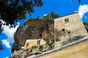 La Lézardière Maison troglodyte aux Eyzies Périgord