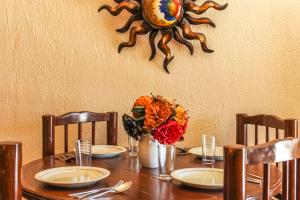 Barefoot Bumblebee Newly Renovated Ocean View Condo