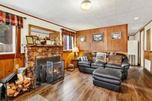 Green Squirrel Chateau #2484