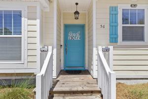 The FUN Orange home in a Great Location with bonus GAME room
