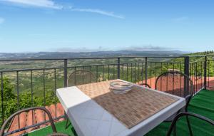 Cozy Apartment In Smarje With House Sea View