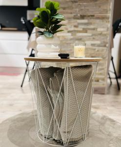 Cosy T2 climatisé sur le port à 5min de la mer parking privé linge de bain et de lit fournis