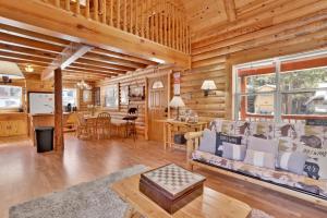 BINKYS MOUNTAIN HIDEAWAY #2455