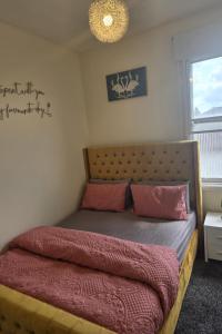 2 Bed - Sleeps 6 - Private Balcony - City Centre