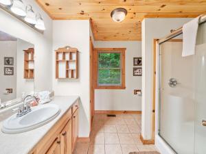 Mountain Air Hot Tub-Fire Pit