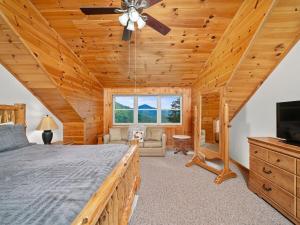 Mountain Air Hot Tub-Fire Pit