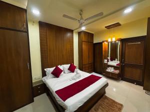 JK Rooms 149 Thakur Galaxy