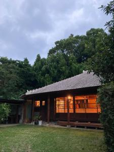 ゆくみやは沖縄を感じる一棟貸今帰仁村でリトリート - 3hvězdičkové hotely ve městě Nakijin