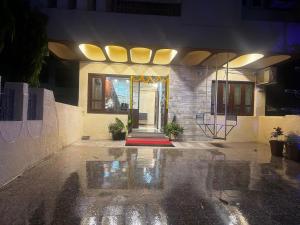 JK Rooms 149 Thakur Galaxy