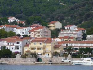 Apartment in Barbat - Insel Rab 33077