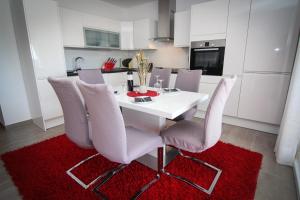 Apartments with parking space Palit, Rab - 4971