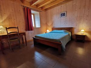 Gîte Familial à Riotord avec Jardin et Aire de Jeux - FR-1-582-292