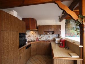 Maisons de vacances Gite familial avec salle de jeux, cheminee, terrasse et proche de sites touristiques - FR-1-589-186 : photos des chambres