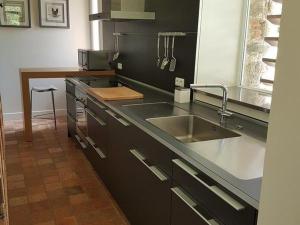 Maison rénovée avec piscine et grand jardin, à 2 km de la Vallée de lYon - FR-1-426-329