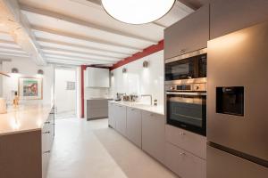 CLOS MARITXU - KEYWEEK Architect-designed house in Biarritz with parking