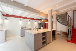 CLOS MARITXU - KEYWEEK Architect-designed house in Biarritz with parking