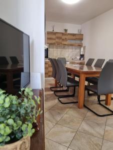 Apartments by the sea Sukosan, Zadar - 23119