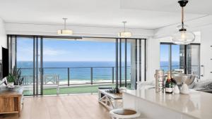 3BR Sub-Penthouse with Breathtaking Ocean Views
