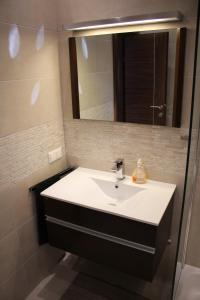 Apartments with parking space Pirovac, Sibenik - 24766