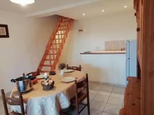 Chalets Charming Chalet with Swimming Pool in Quend : photos des chambres