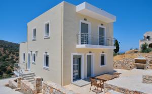 Kythira echoes stay - Lithari