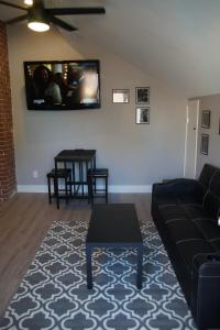 The Jazz Room - Executive Suite Downtown Riverside