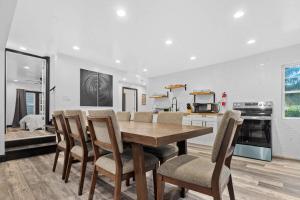 6BR Homes Perfect for Large Groups & Families Near Niagara Falls Attractions