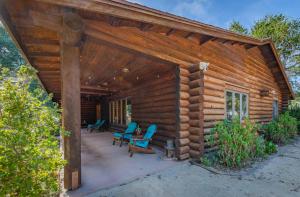 Oakwood Lodge
