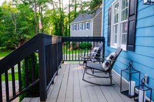 Private 1 Acre Homestead with Spa, Gym, Firepit, Chickens and More