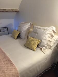 B&B / Chambres d'hotes Maison In Normandie : Chambre Double avec Salle de Bains Privative