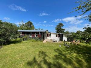 Cozy Seaside Getaway in Grankullavik