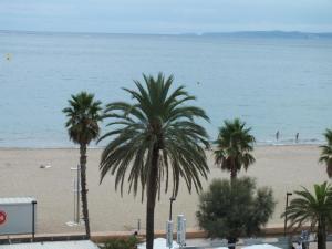 Apartamento en Roses, 4 personas, acceso a la playa - ES-204-79