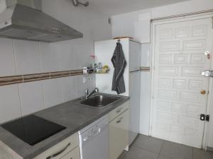 Apartamento en Roses, 4 personas, acceso a la playa - ES-204-79