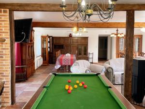 Maisons de vacances La Grange: Gite Confort a Briou, 5 Chambres - FR-1-491-471 : photos des chambres