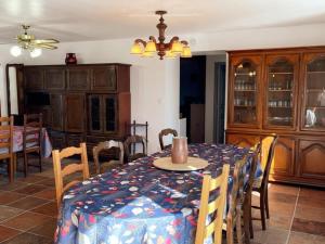 Maisons de vacances La Grange: Gite Confort a Briou, 5 Chambres - FR-1-491-471 : photos des chambres