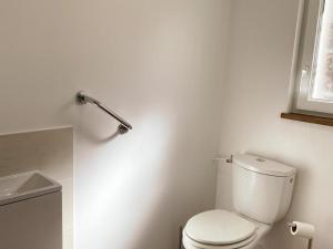 Maisons de vacances La Grange: Gite Confort a Briou, 5 Chambres - FR-1-491-471 : photos des chambres