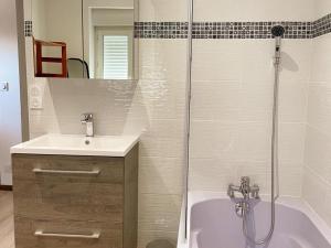 Maisons de vacances La Grange: Gite Confort a Briou, 5 Chambres - FR-1-491-471 : photos des chambres