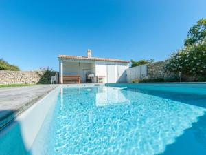 Villas Maison familiale calme avec piscine securisee - FR-1-835-32 : photos des chambres
