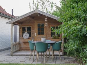 Holiday Home in Quiet Park with Garden