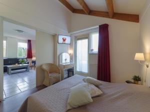 Holiday Home in Quiet Dutch Park for Families