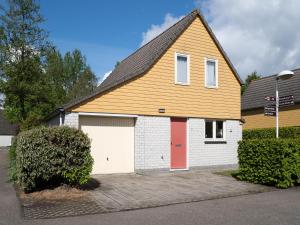 Holiday Home in Quiet Dutch Park for Families - 3-star hotels in Wemeldinge