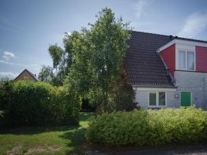 Holiday Home in Zeeland with Spacious Garden