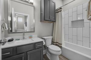 Waterfront Condo with Rooftop + Pool + Boat Slips - 3hvězdičkové hotely ve městě Padre Island