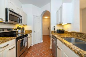 Cozy Condo - 2 Miles from Disney portal 201